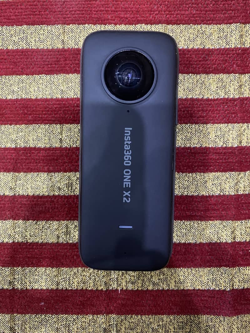 Insta360 X2 with 256gb sd card 2