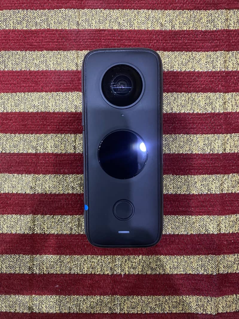 Insta360 X2 with 256gb sd card 3