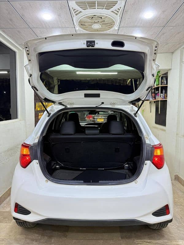 Toyota Vitz 2018 7