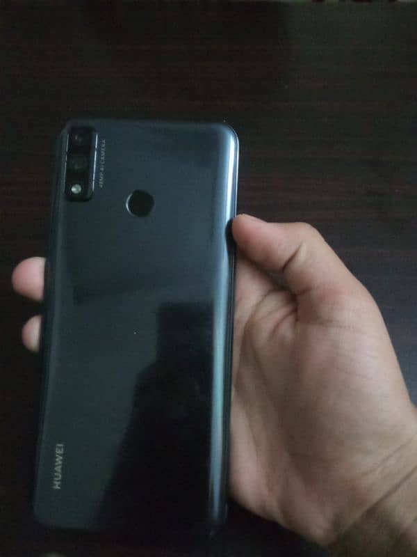 Huawei y8s 6/128gb non pta dubai se Liya tha urgentl sale 1