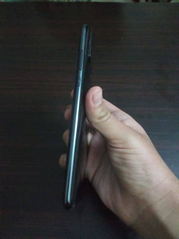 Huawei y8s 6/128gb non pta dubai se Liya tha urgentl sale 10