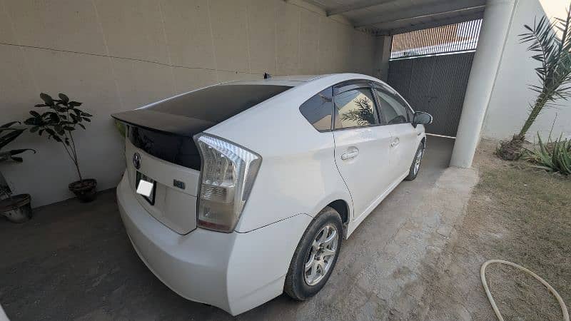 Toyota Prius 2011 11