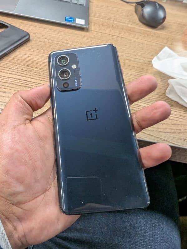 OnePlus 9 12/256gb 10/10 Condition with 65W Charger 1