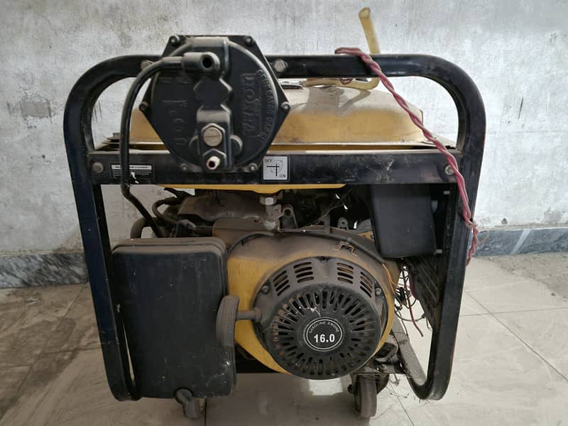 High-Performance 5.5kW Portable Electric Generator 1