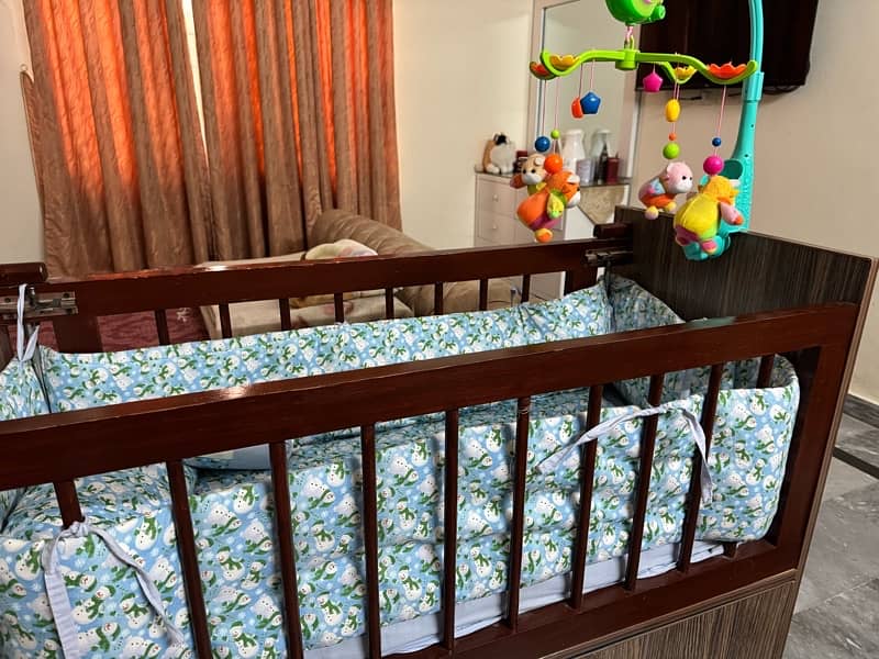 Baby Cot with matress, bedding and cot bumpers 2