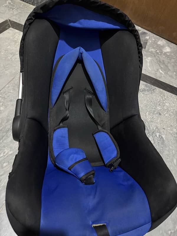 carry cot and car seat 1