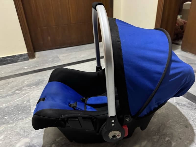 carry cot and car seat 2