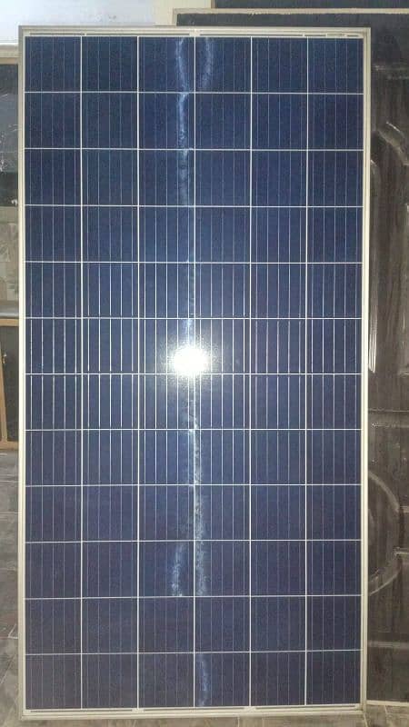 I am selling 325 watt Canadian solar panel with good condition 1