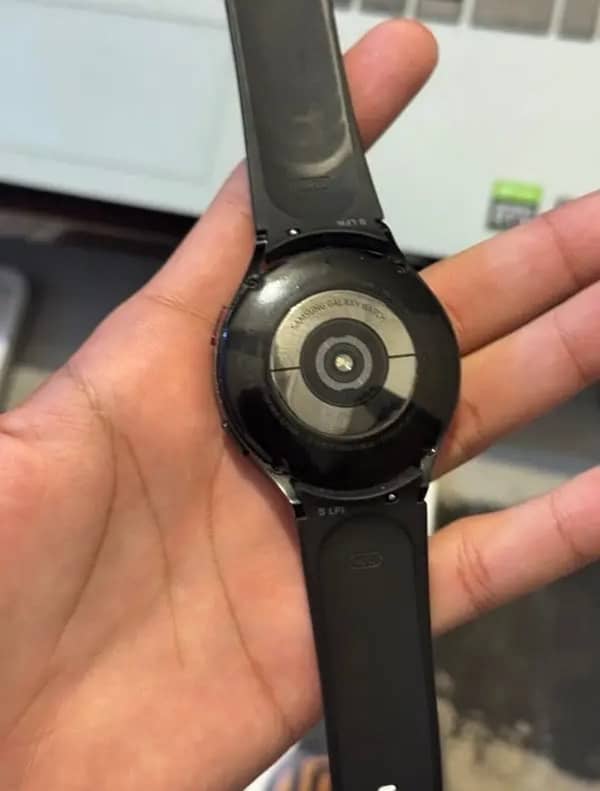 Samsung Galaxy Watch 4 6