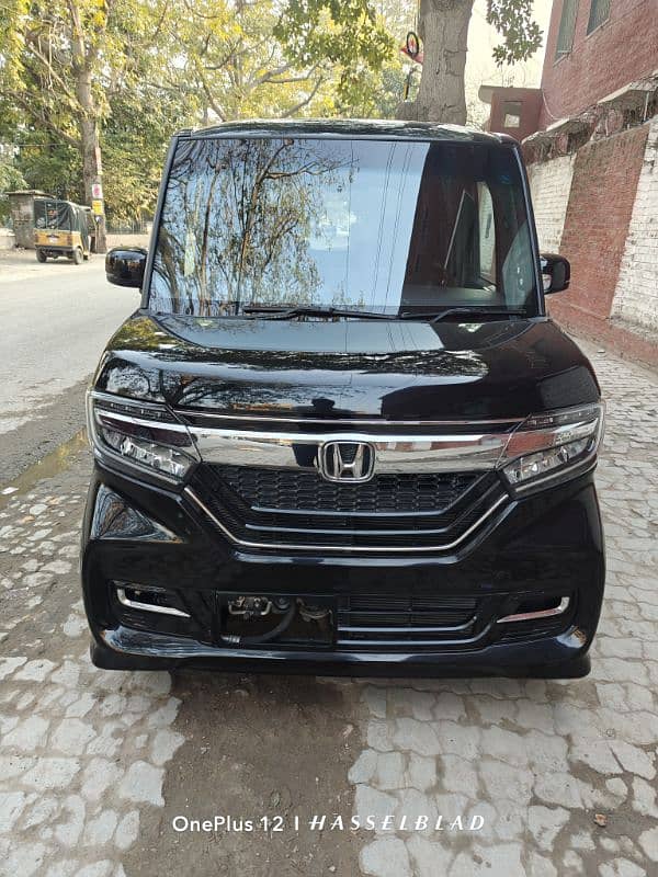 Honda N Box Custom (2022-2025) 14