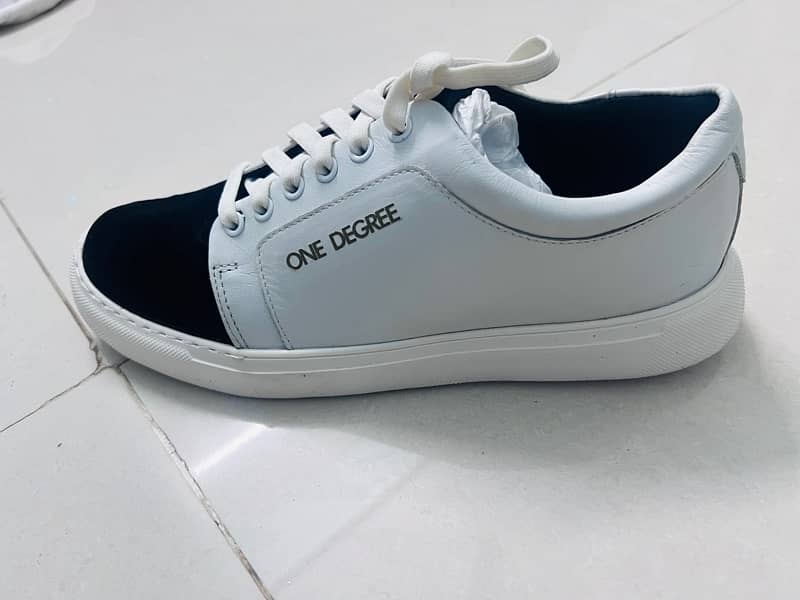 One Degree sneaker 41 size white 1