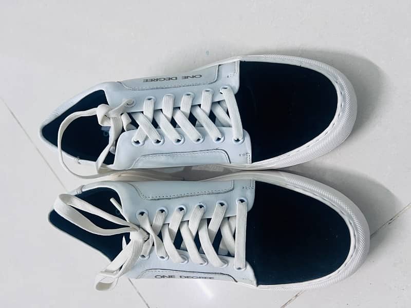 One Degree sneaker 41 size white 2