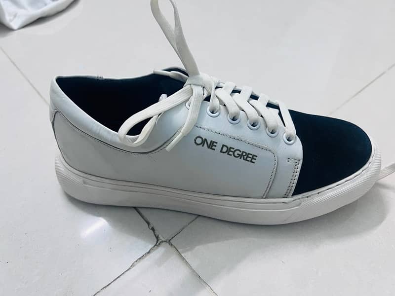 One Degree sneaker 41 size white 3