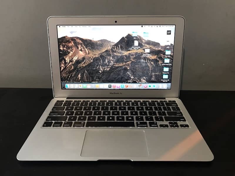 MacBook Air / MacBook Pro / laptop / Crome book 0