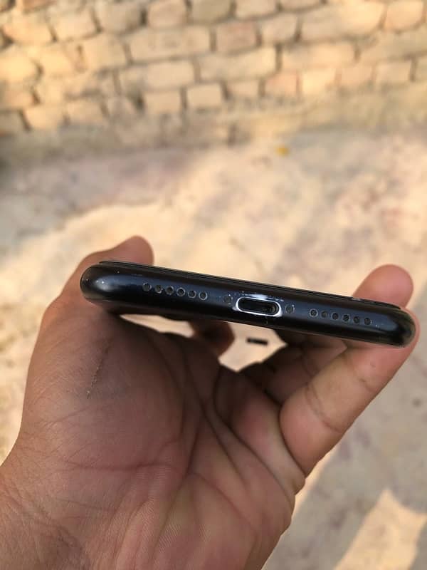 IPHONE XR 64GB JV 4