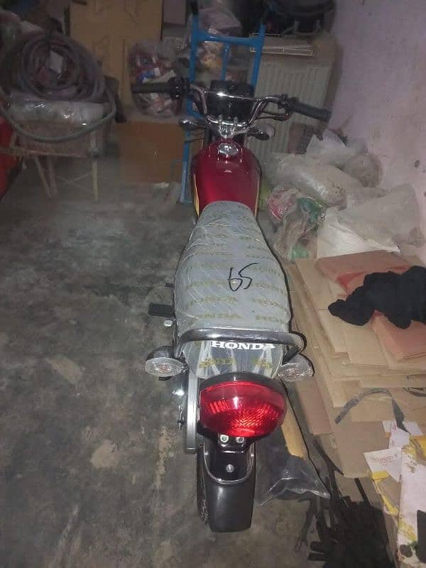 new bike hai 2025 model 0metr hai details pochna ke lea rapfta kre 4