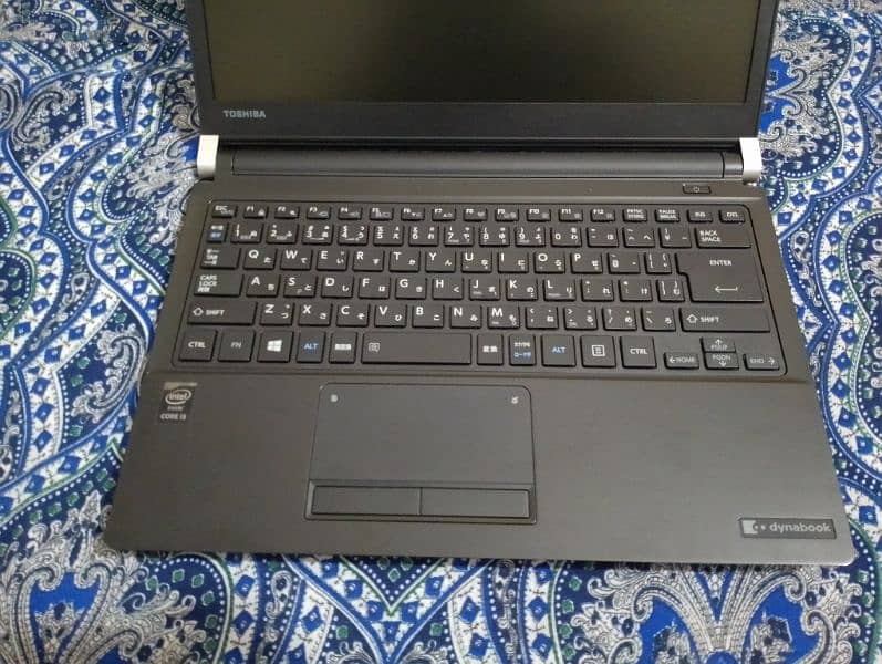 Toshiba dynabook R73 i5 5th Gen 8gb,128gb ssd 6