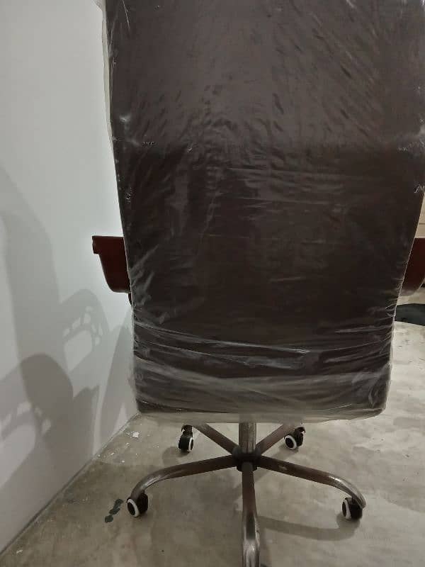 Executive Office Chair 8