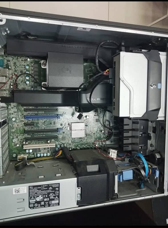 Dell Precision Tower 5810 Workstation 4