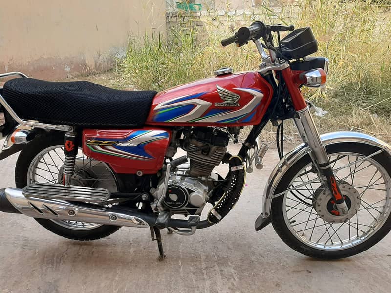 Honda CG 125 2022MODEL ISLAMABAD NUMBER 2