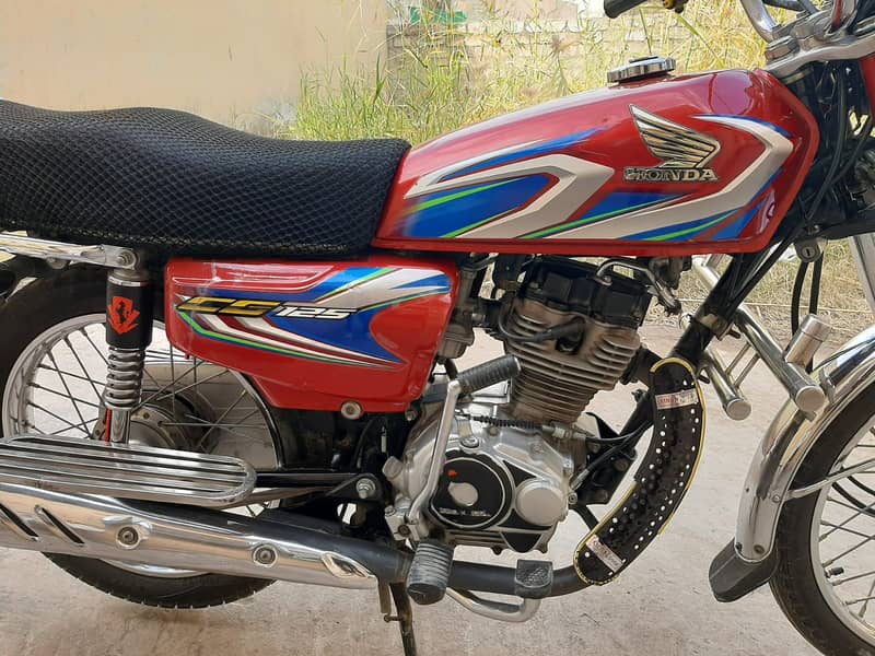 Honda CG 125 2022MODEL ISLAMABAD NUMBER 4