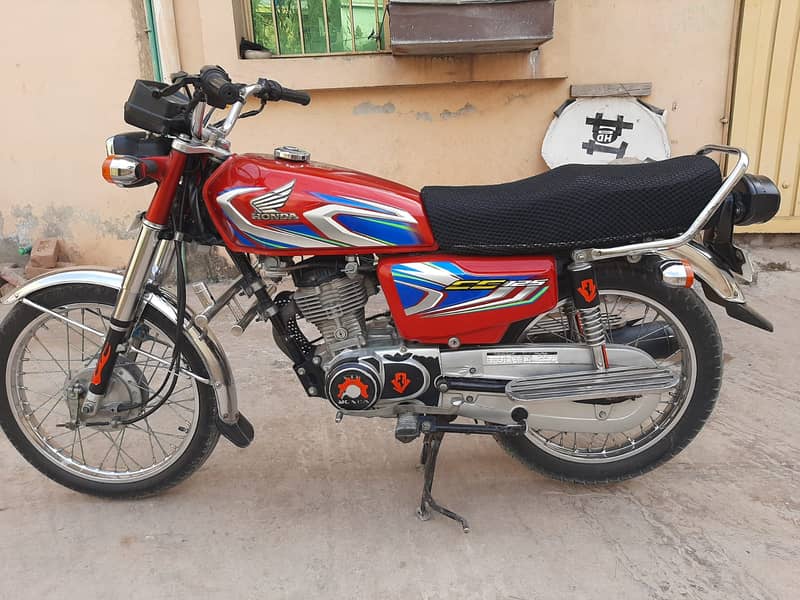 Honda CG 125 2022MODEL ISLAMABAD NUMBER 5