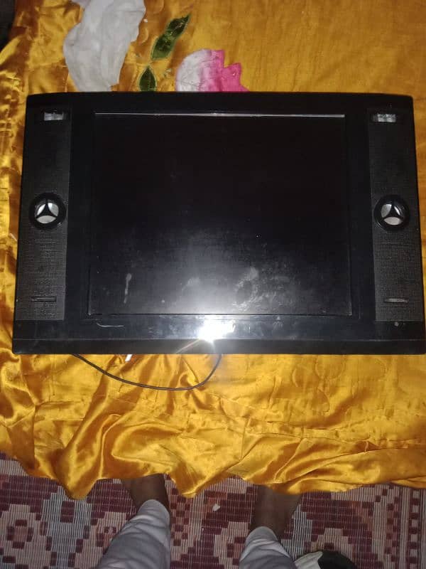 24 inch led 16 inch screen good condition 9 month used 03076297346 0