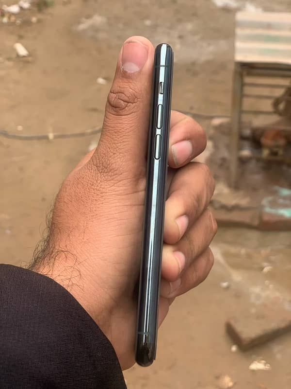 iphone 11 pro pTA approved 4