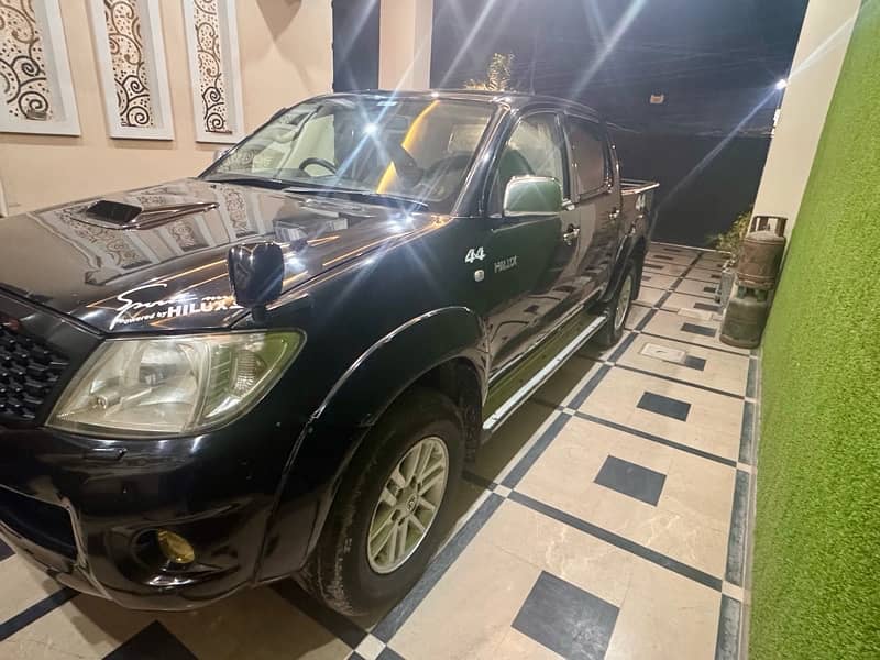 Toyota Hilux 2010 - Excellent Condition 5