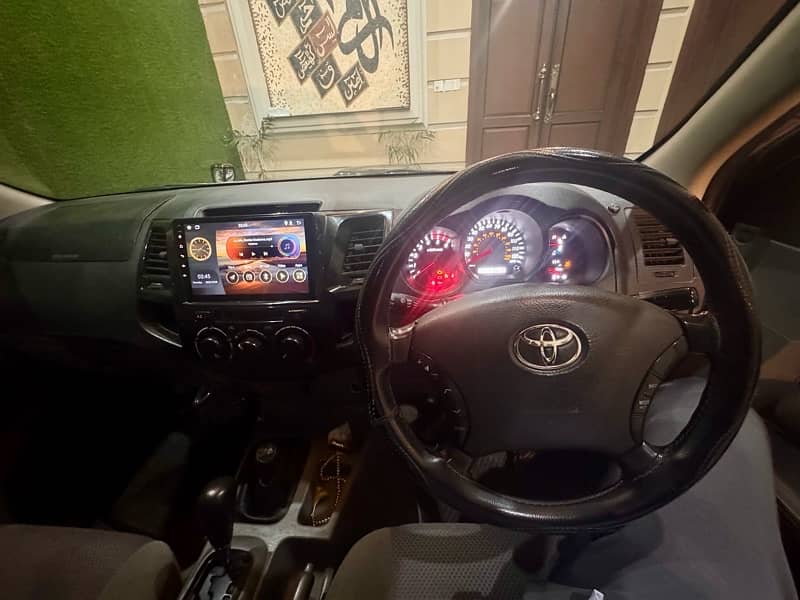 Toyota Hilux 2010 - Excellent Condition 9