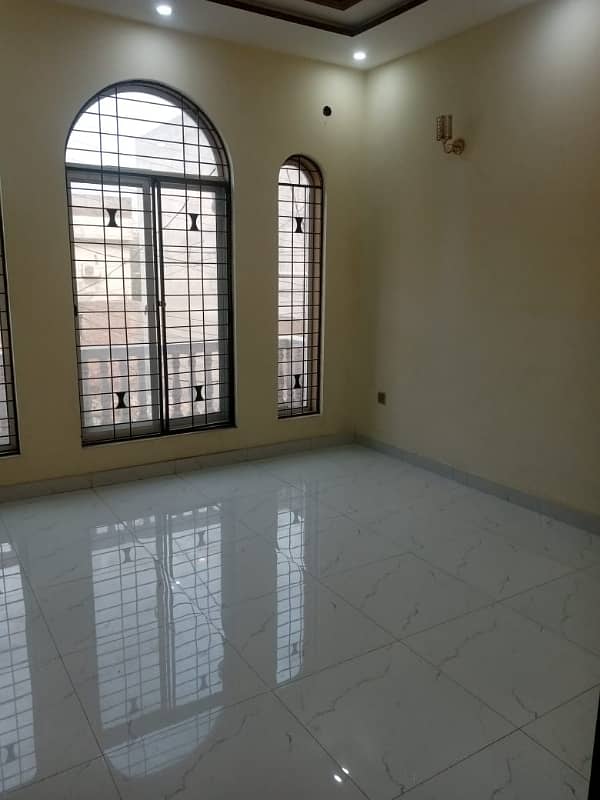 10 Marla Triple Storey House For Sale In Umer Block Allama Iqbal Town Lahore 4