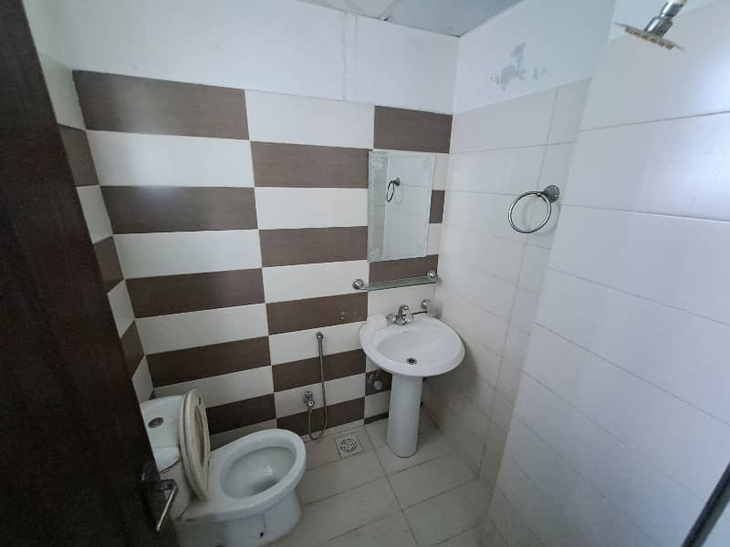 Three bed flat available for rent 3