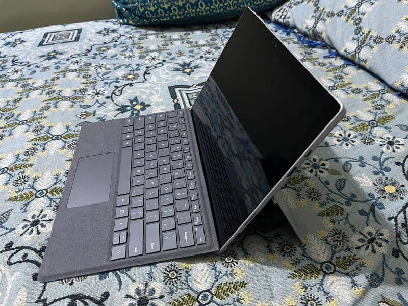 Microsoft surface 7