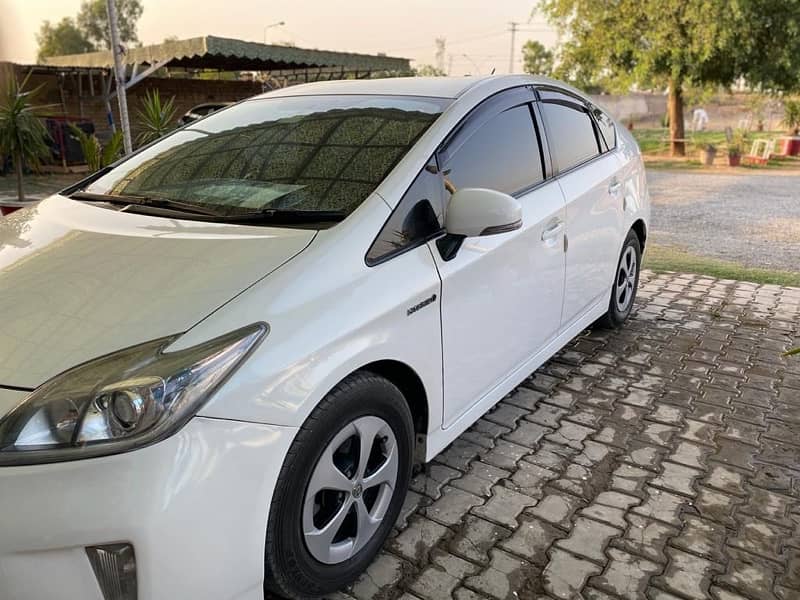 Toyota Prius 2013 4