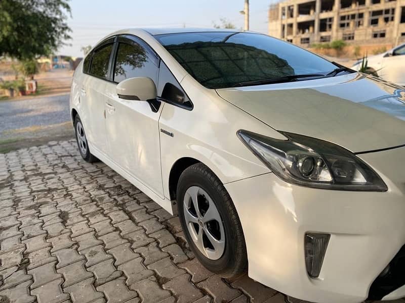 Toyota Prius 2013 9