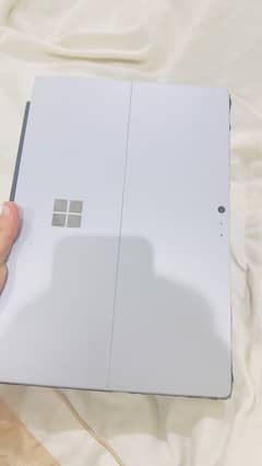 Microsoft Surface Pro 4 kindly read add