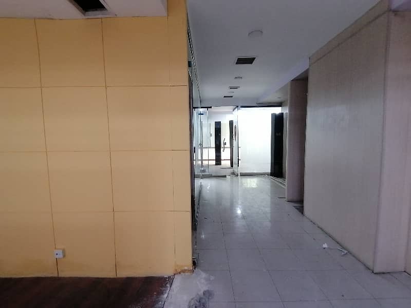 Office 1240 Square Feet For rent In Siddique Trade Center 7