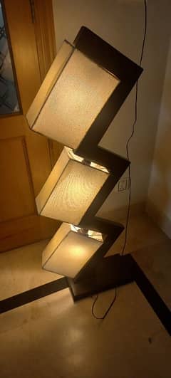 wooden floor lamp like new