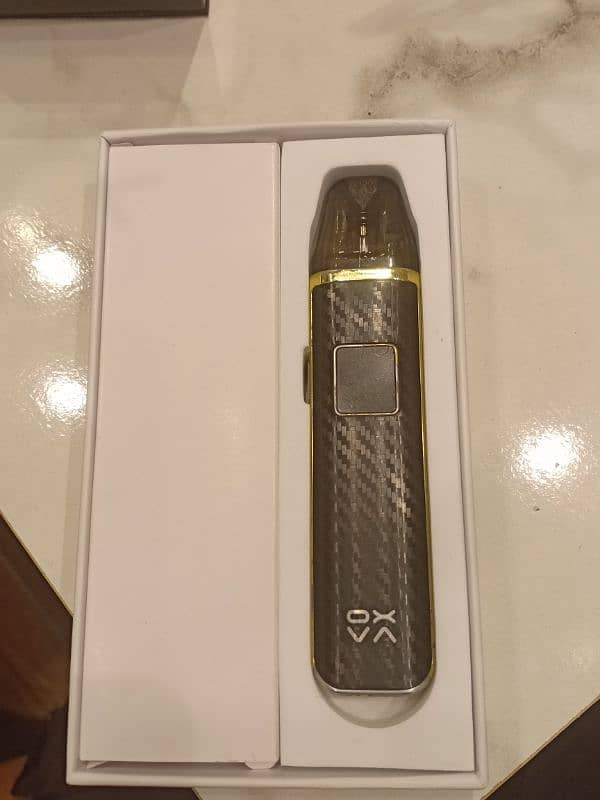 Oxva Xlim pro black gold colour with box and lanyard 9