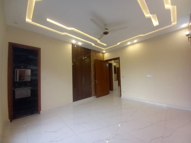 Prime Location A Centrally Located House Is Available For sale In Lahore 0