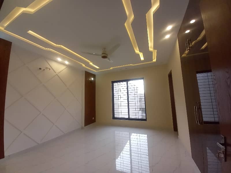 Prime Location A Centrally Located House Is Available For sale In Lahore 1