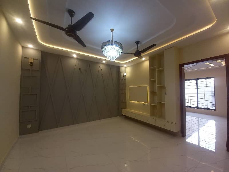 Prime Location A Centrally Located House Is Available For sale In Lahore 2