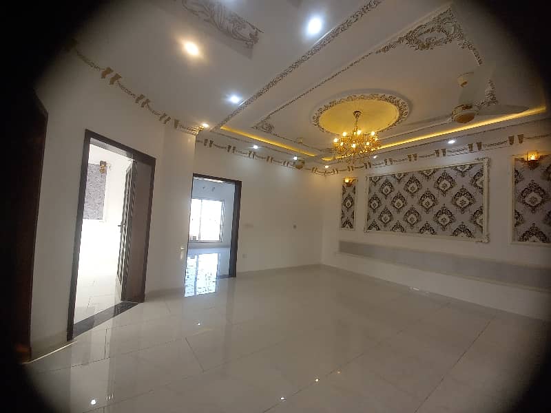 Double Storey 10 Marla House For sale In Central Park - Block C Lahore 3