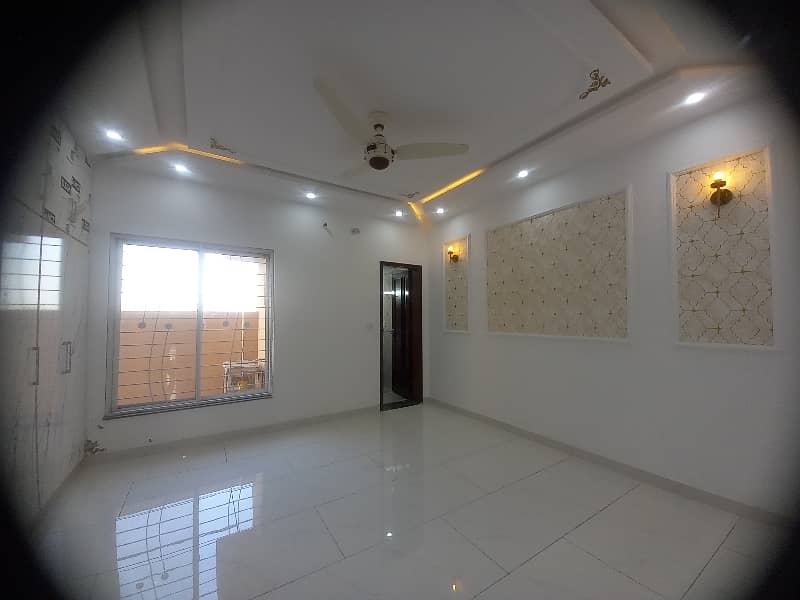 Double Storey 10 Marla House For sale In Central Park - Block C Lahore 4