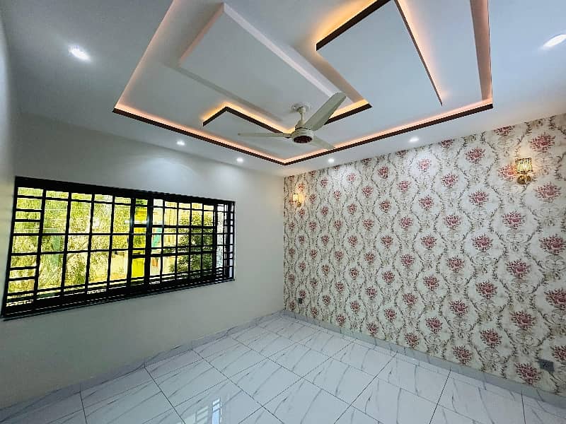 Prime Location House Of 1 Kanal For sale In Central Park - Block A 0