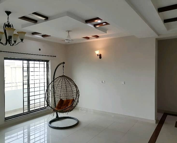 Brand New ready To Rent A Flat 10 Marla In Askari 11 - Sector D Lahore. 1