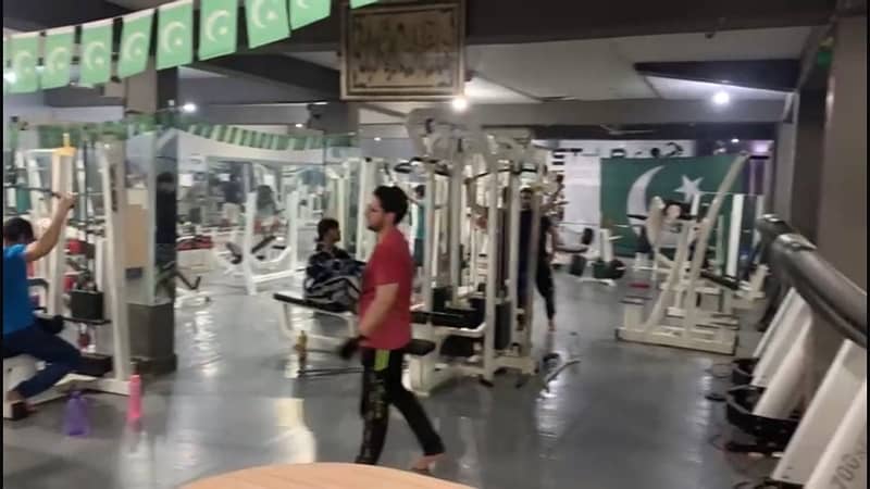 GYM FOR SALE 6 LAK INCOME MONTHLY 300 CUSTOMER 2K FEE EACH PESHAWAR 1