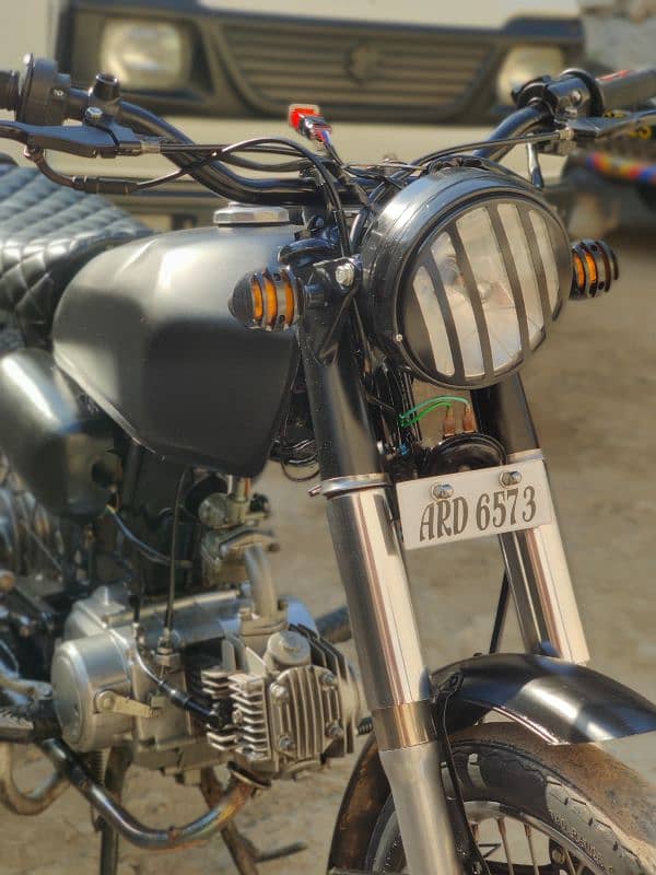 Assalamualaikum    CAFE RACER bike hai har cheez clear hai 6