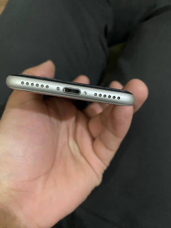 Iphone SE 2020 official PTA approved 5