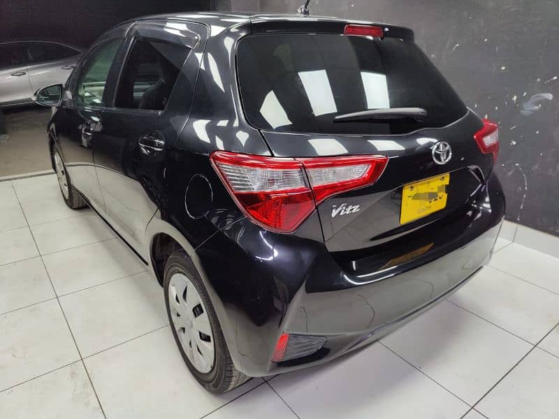 Toyota Vitz 2017 5